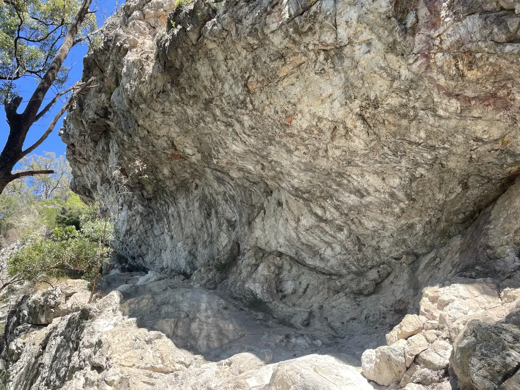 Fiegs Overhang banner