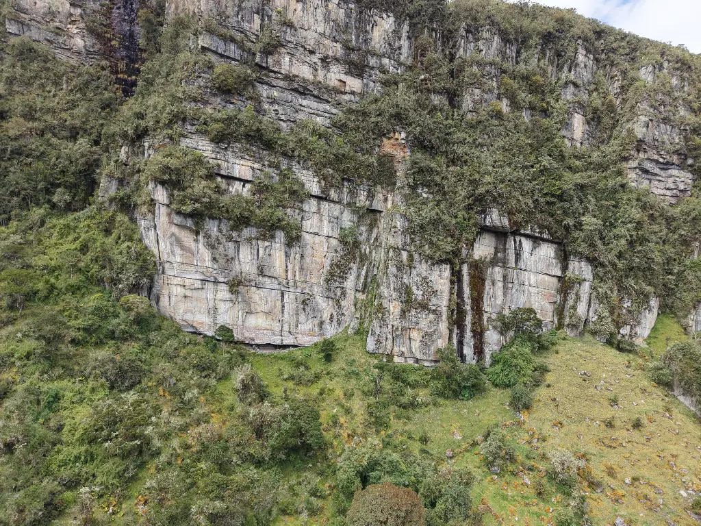 Valle Escondido banner