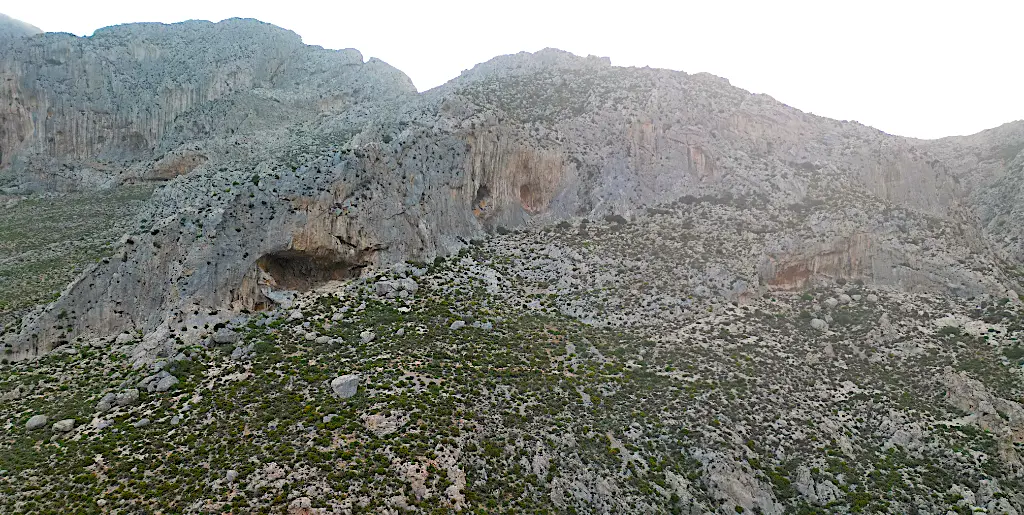 Armeos and Masouri banner