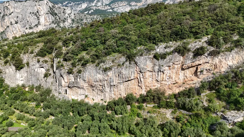 Massone ( Abissi sector is closed from "la chiave " to "confetti" ) banner