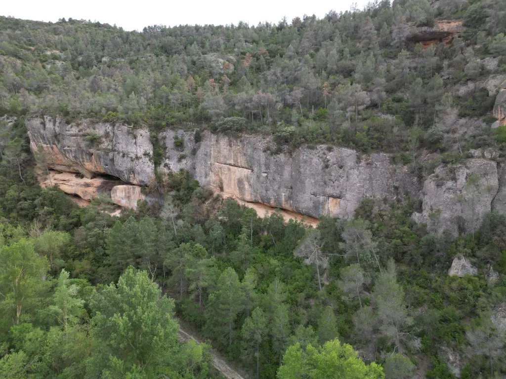 Can Pesafigues, Can Verdures and Cova Soleiada banner