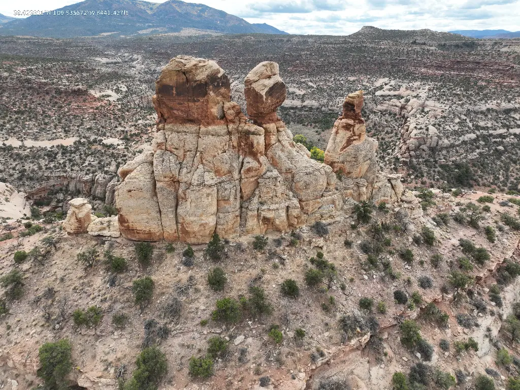 Y-Crack Simulator & Three Tower Buttress banner